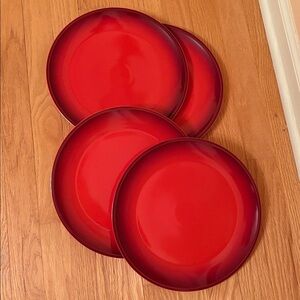 NWOT Le Creuset San Francisco 10.5in Dinner Plate, Set of 4, Cerise